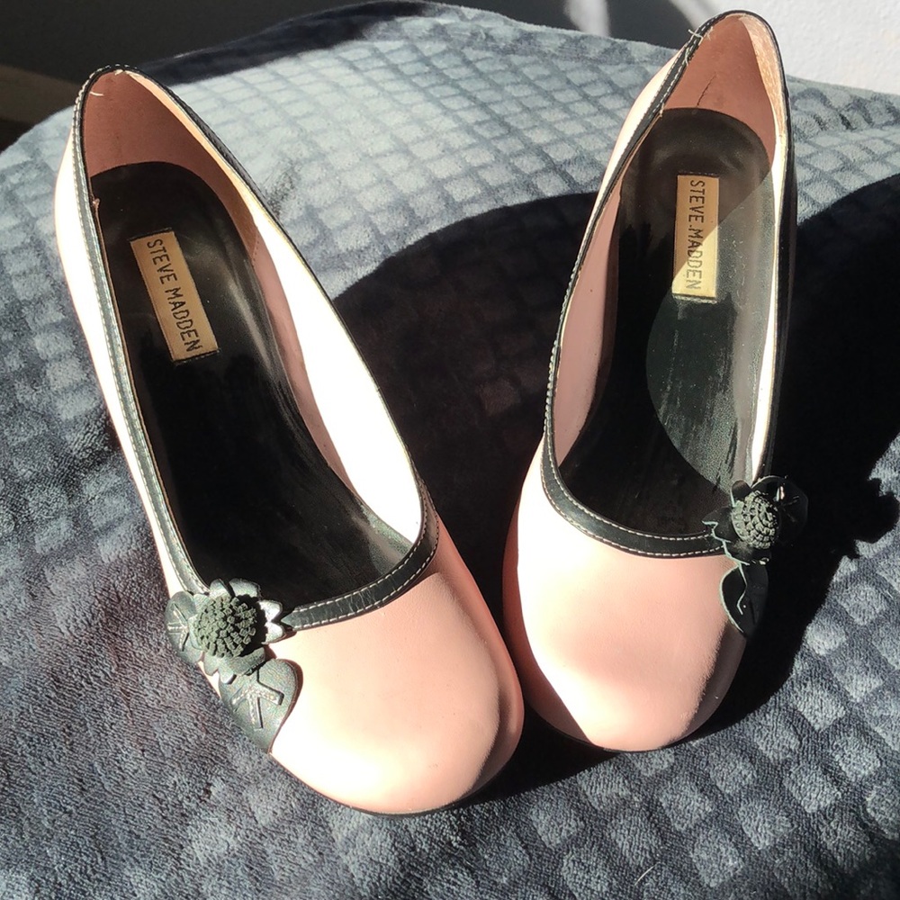 Pink & black vintage round toed Steve Madden heels